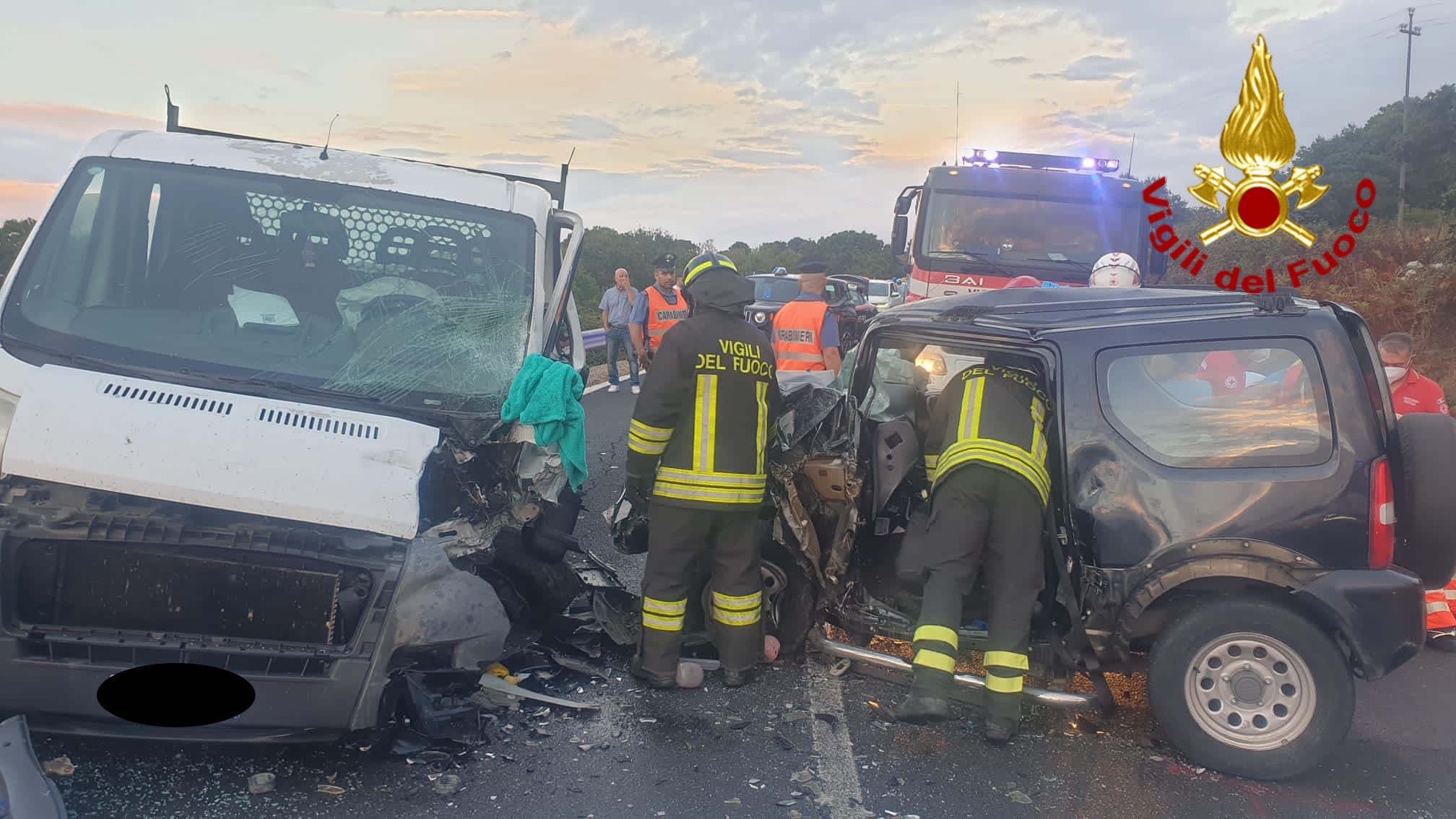 Pauroso schianto sulla Ss 129 bis, tre giovani feriti estratti dalle lamiere