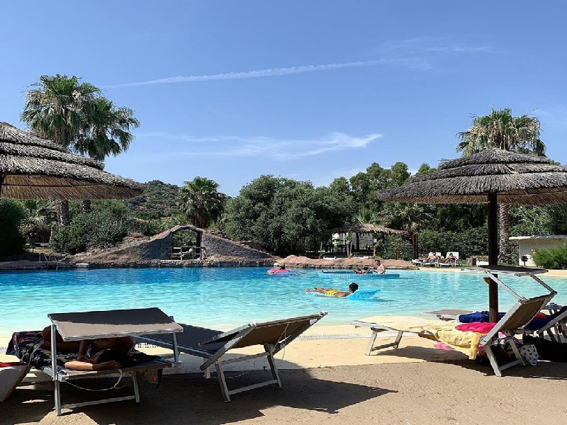 Quartu, riaperta la piscina dell’hotel Il Monastero: “Acqua pulita, lo confermano i nuovi prelievi”