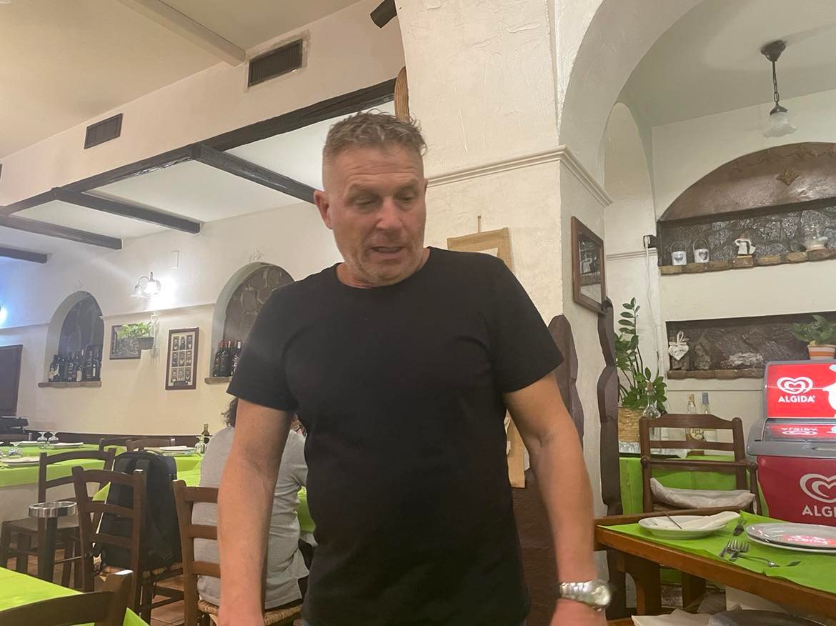 Cagliari, svaligiata la trattoria Vecchia Cagliari: “Noi a Sant’Avendrace, soli e indifesi”