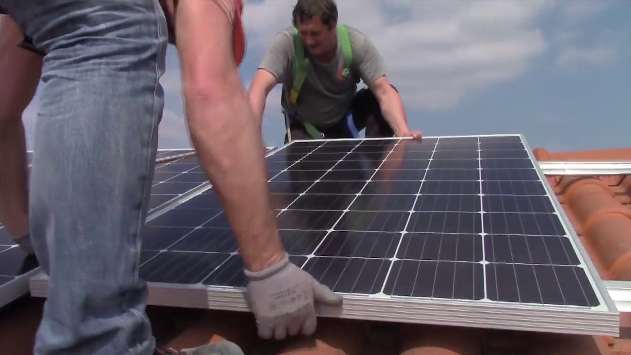 A Monserrato pannelli fotovoltaici ovunque: “Anche sui parcheggi, svolta storica contro il caro bollette”