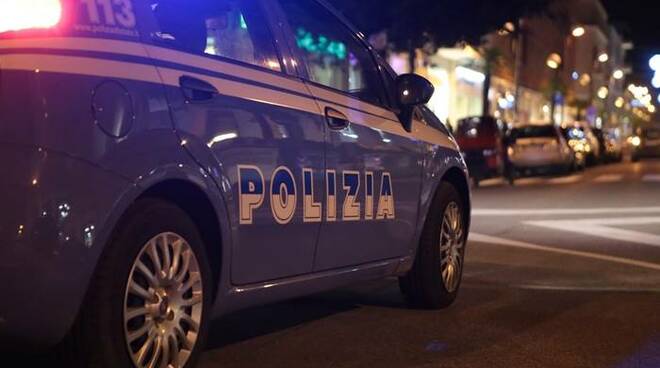 Cagliari, guida senza patente e con la droga nell’auto in viale Marconi: 26enne nei guai