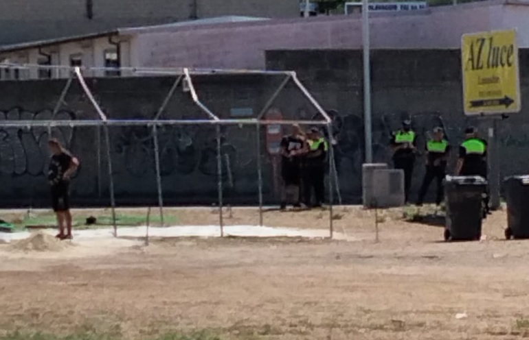 Cagliari, scacco della Municipale al paninaro abusivo: scatta la multa di 5mila euro