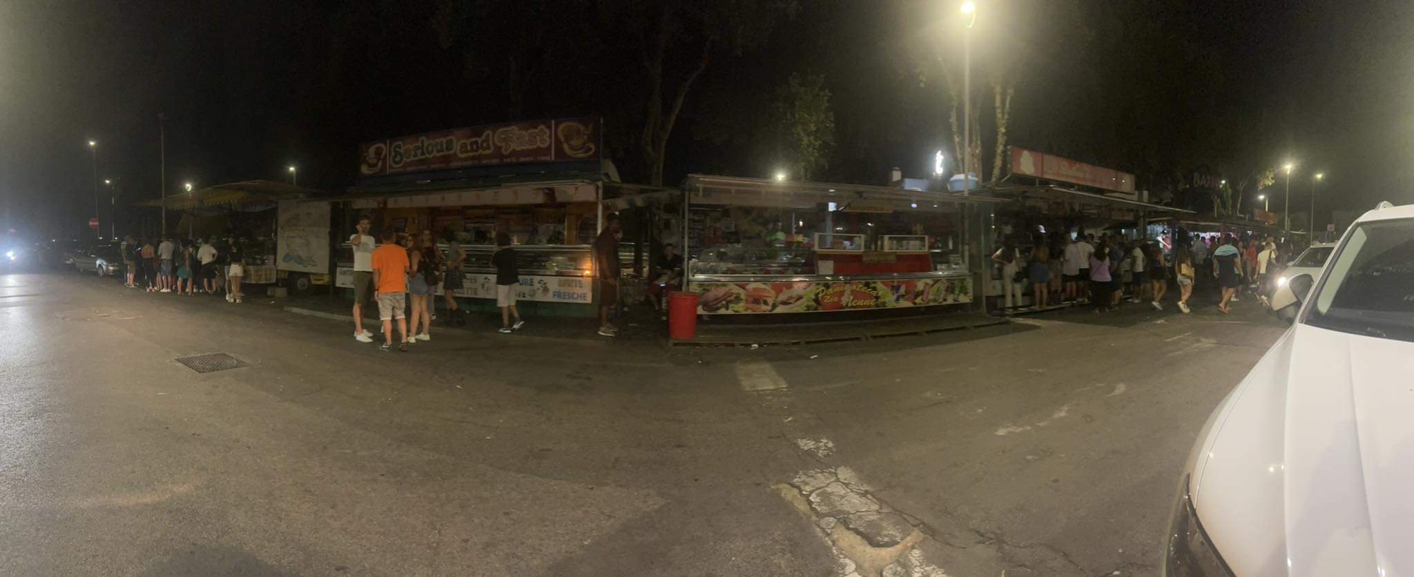 Cagliari, caddozzoni al buio al Poetto: “Ennesimo blackout, perdiamo tanti clienti”