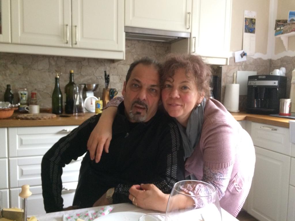 L’appello del cuore di Salvatore e Sabine: “Cerchiamo l’angelo che ha tenuto la mano a nostro figlio prima di morire”