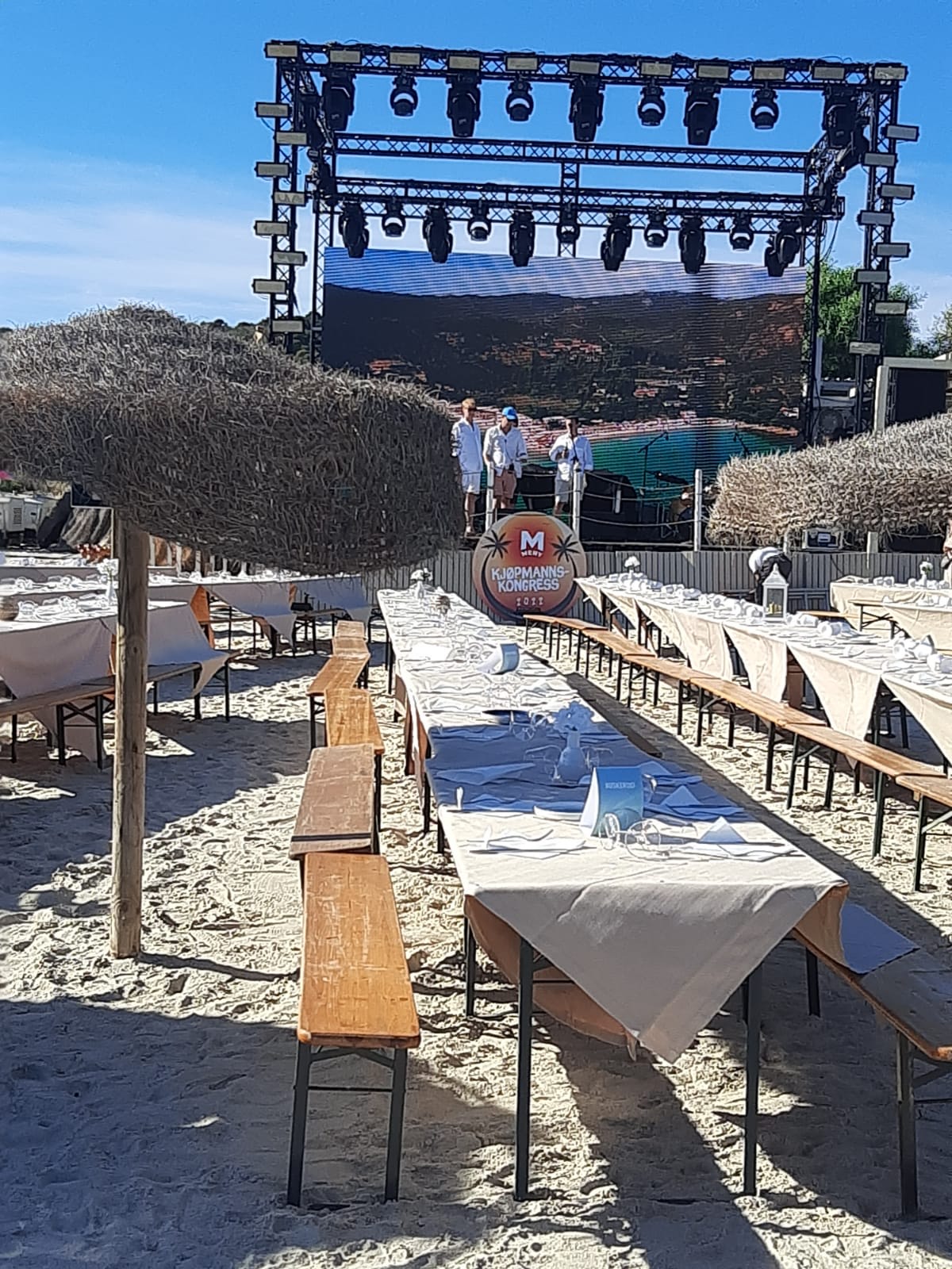 E’ guerra su Tuerredda: Grig e sindaco protestano per un maxi raduno aziendale in spiaggia, per la Regione sono eventi indispensabili al turismo