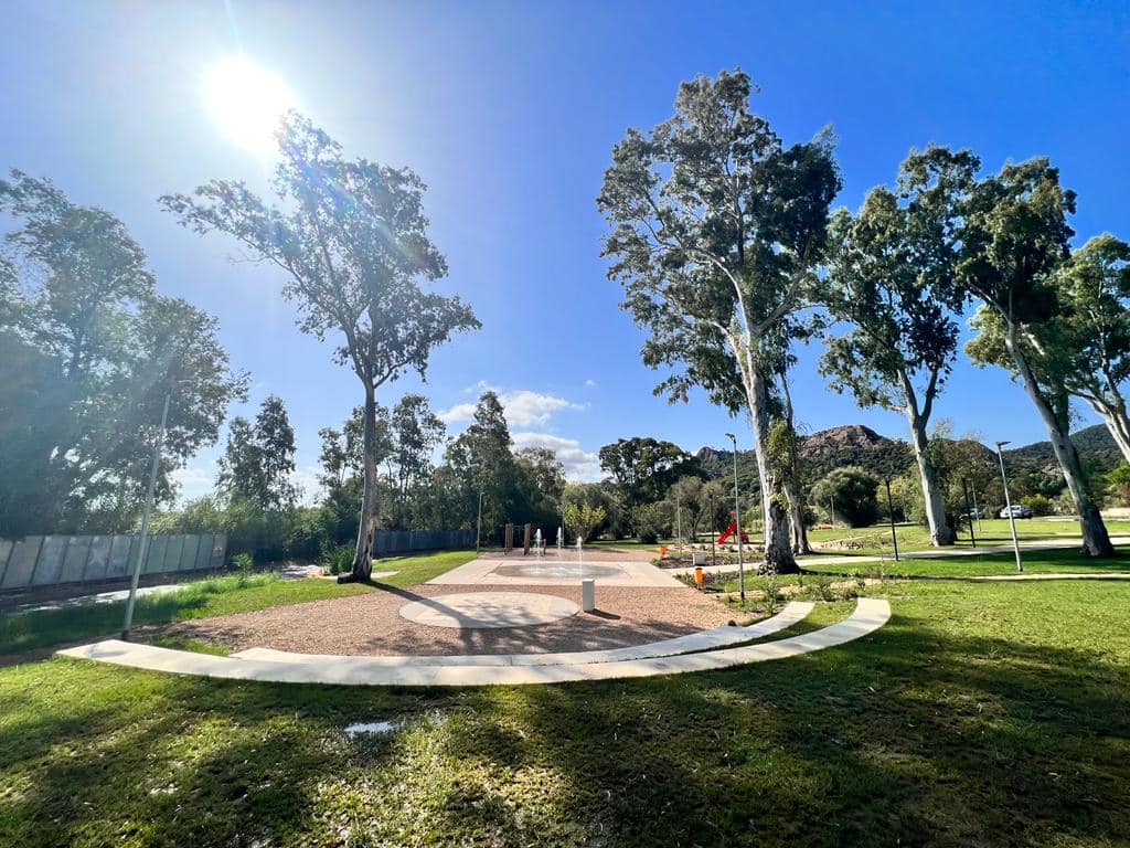 Capoterra, ecco lo spettacolare parco dell’acqua a Poggio dei Pini con l’anfiteatro illuminato