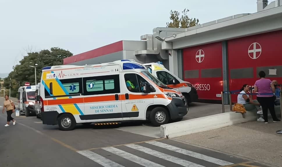 Monserrato, al Policlinico catastrofe sanità: “Da 24 ore al pronto soccorso con un femore rotto”