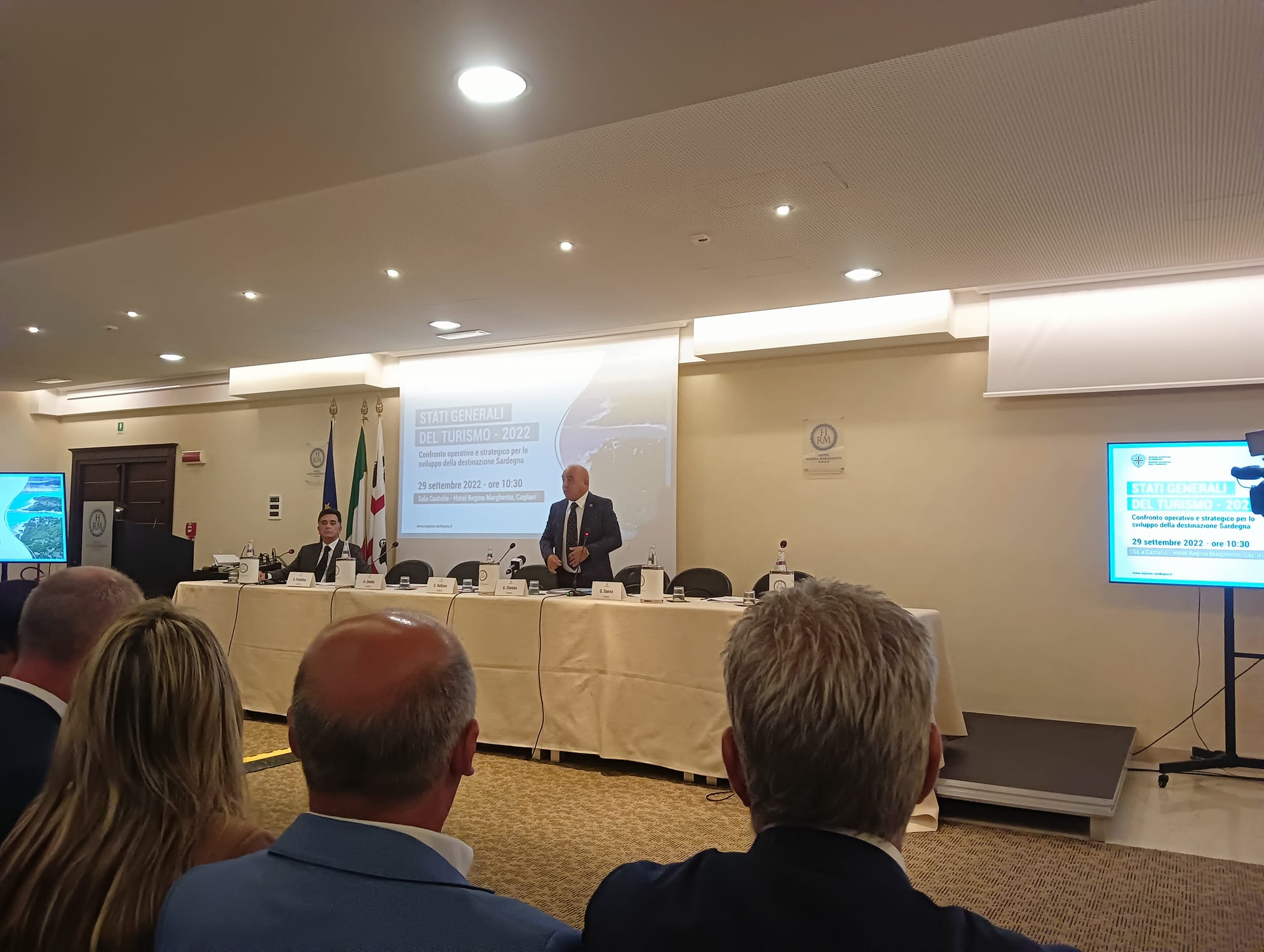 Sardegna, boom di turisti nel 2022 ma c’è il dramma delle bollette pazze: “Tanti hotel chiusi da ottobre”