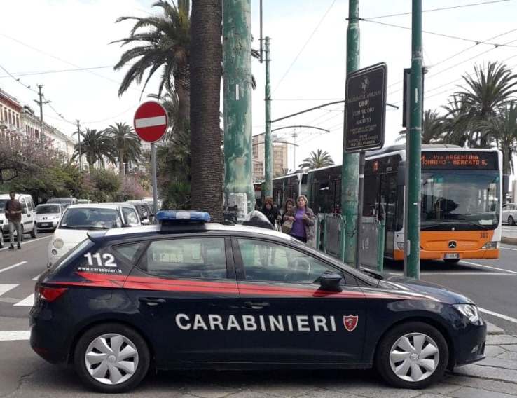 Cagliari, sale sul bus senza biglietto e mascherina: nigeriano 36enne nei guai