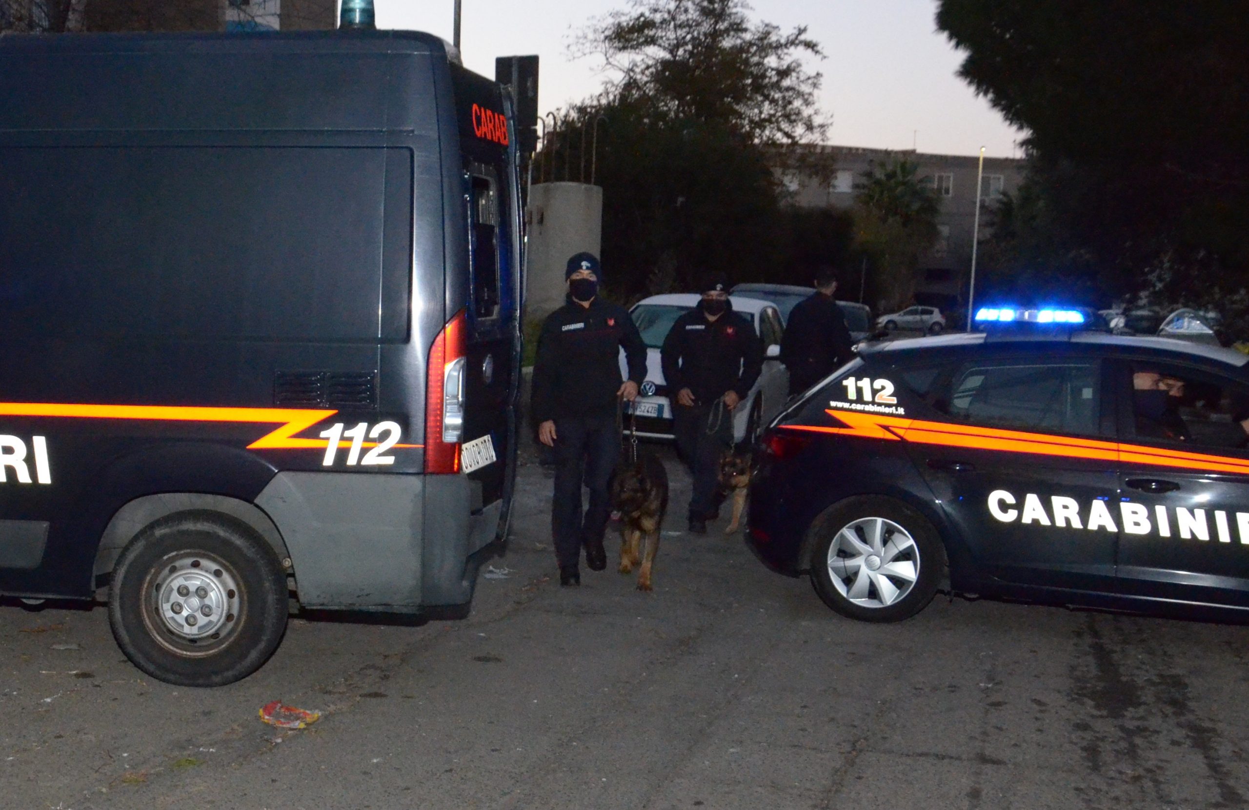 Sul fuoristrada con la cocaina, in casa armi da sparo e proiettili: 70enne arrestato a Villacidro