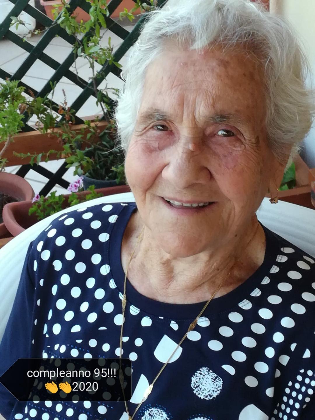 A Cagliari l’ultimo saluto a Pietrina Mascia: “Sei stata una mamma e una nonna davvero premurosa”