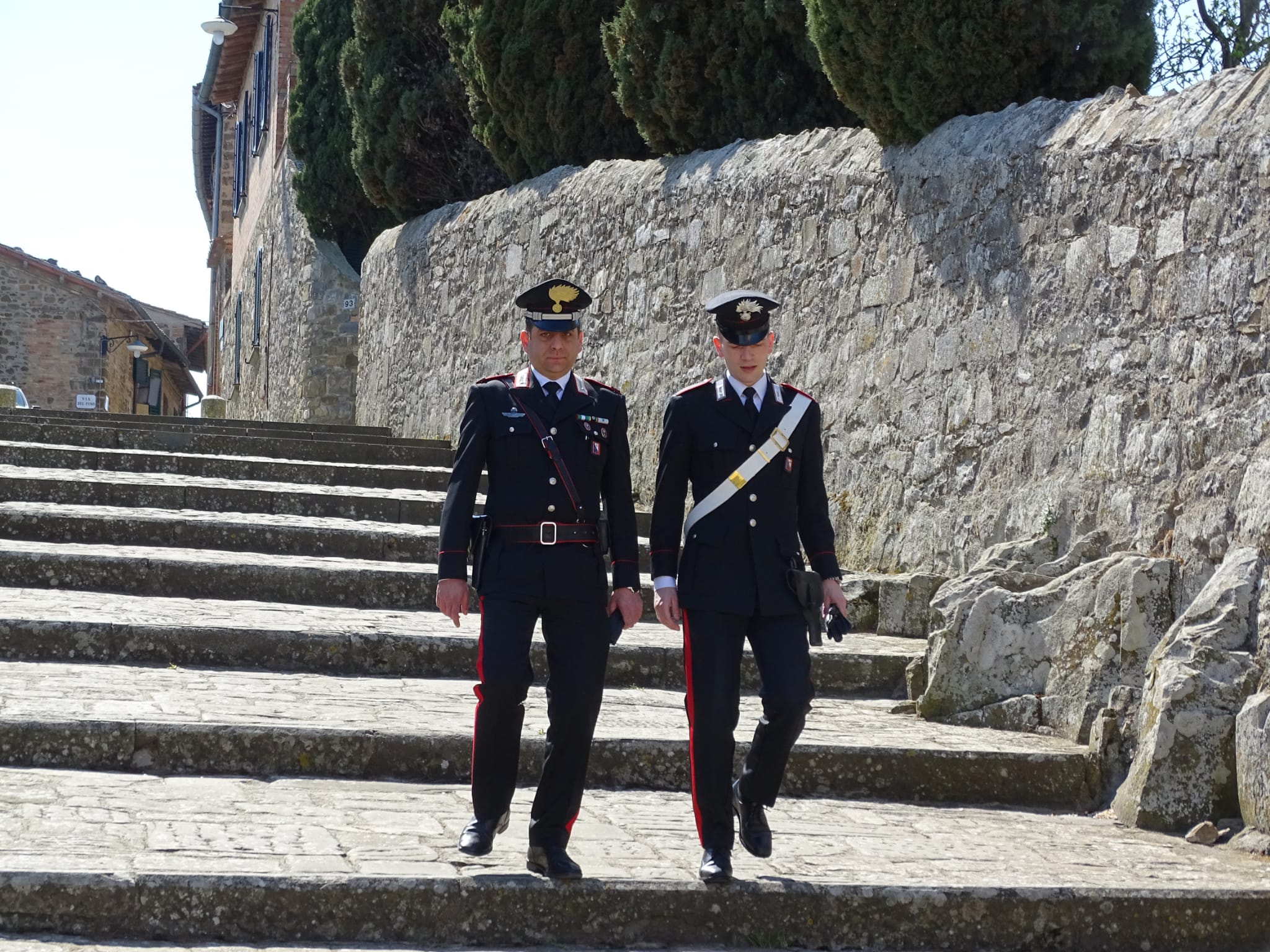Scambio di Postepay a Villasalto: truffato un operaio, denunciata una 37enne