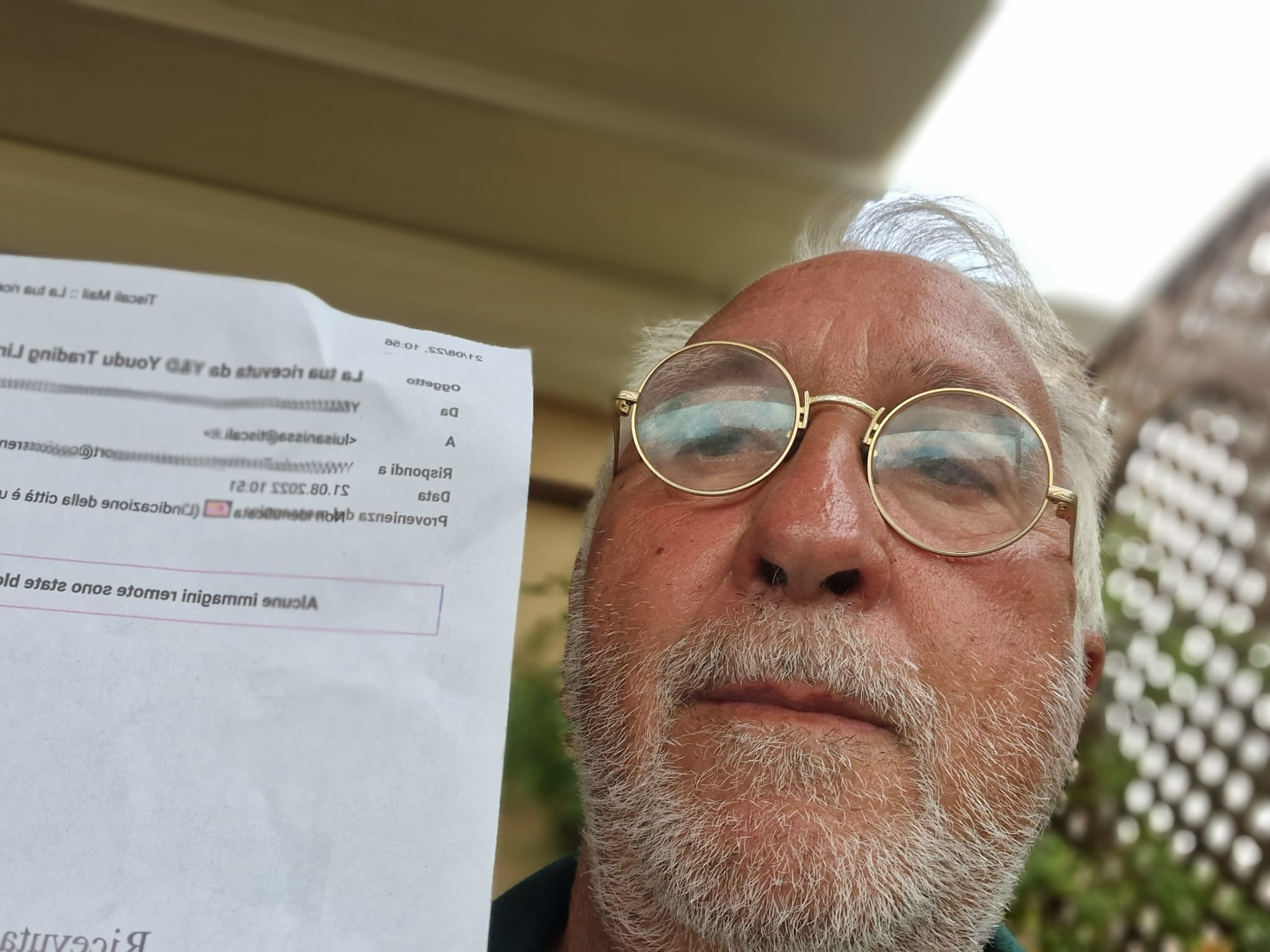 Cagliari, occhio alla truffa dei lettini in legno: “Pagati con la carta di credito e mai arrivati”