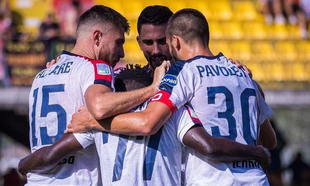 Il Cagliari affonda il Benevento e vince 2-0: super Lapadula e Luvumbo