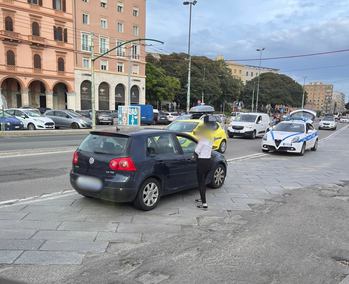Cagliari, 46enne di Carbonia investita in via Roma da una giovane e portata all’ospedale