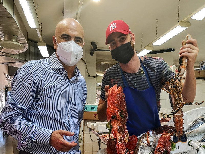 Fai la spesa al mercato di Sant’Elia? Vinci un biglietto per andare allo stadio