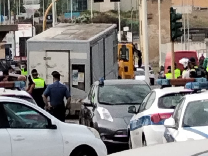 Cagliari, paninaro abusivo nuovamente nei guai: “Seconda multa di 5mila euro e camion sequestrato”