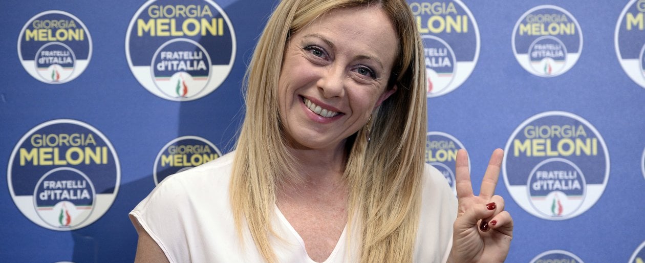 Giorgia Meloni stravince perchè è “una di noi”, Conte e Letta regalano l’Italia alla destra