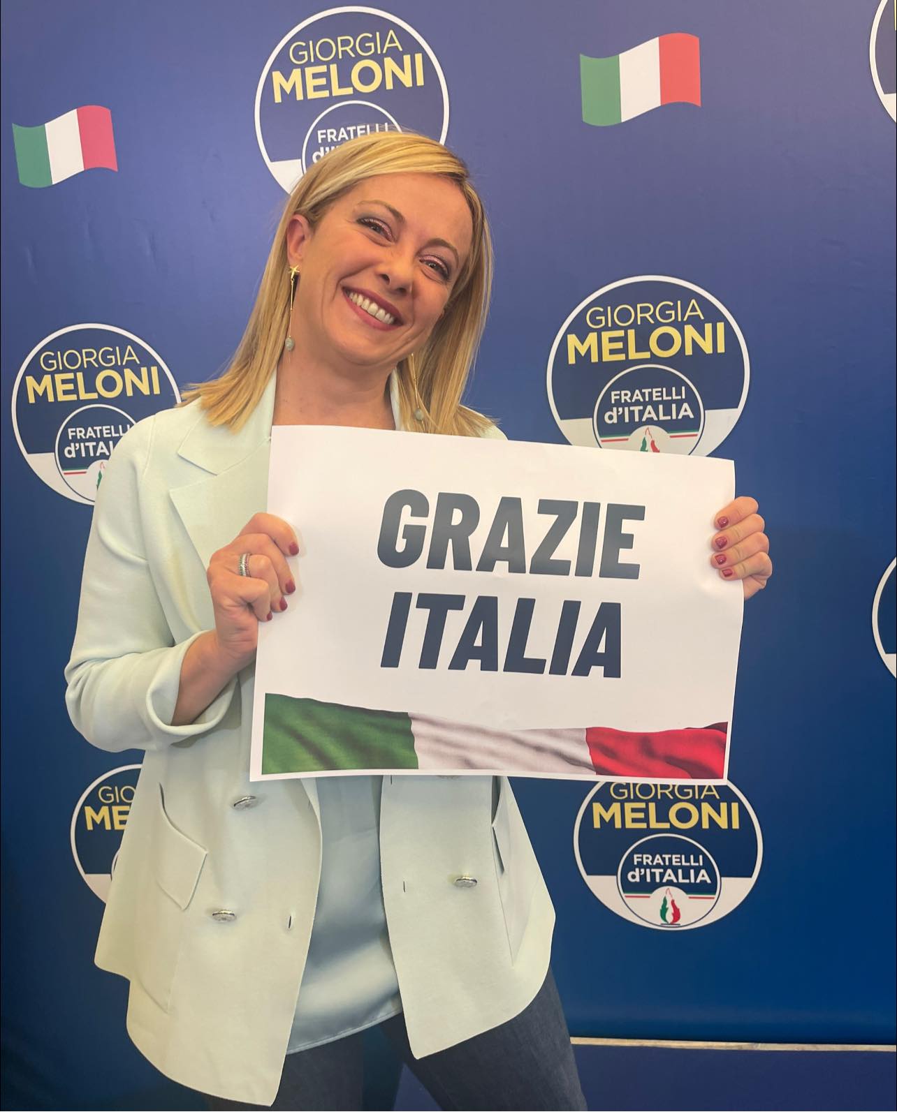 Giorgia Meloni stravince perchè è “una di noi”, Conte e Letta regalano l’Italia alla destra