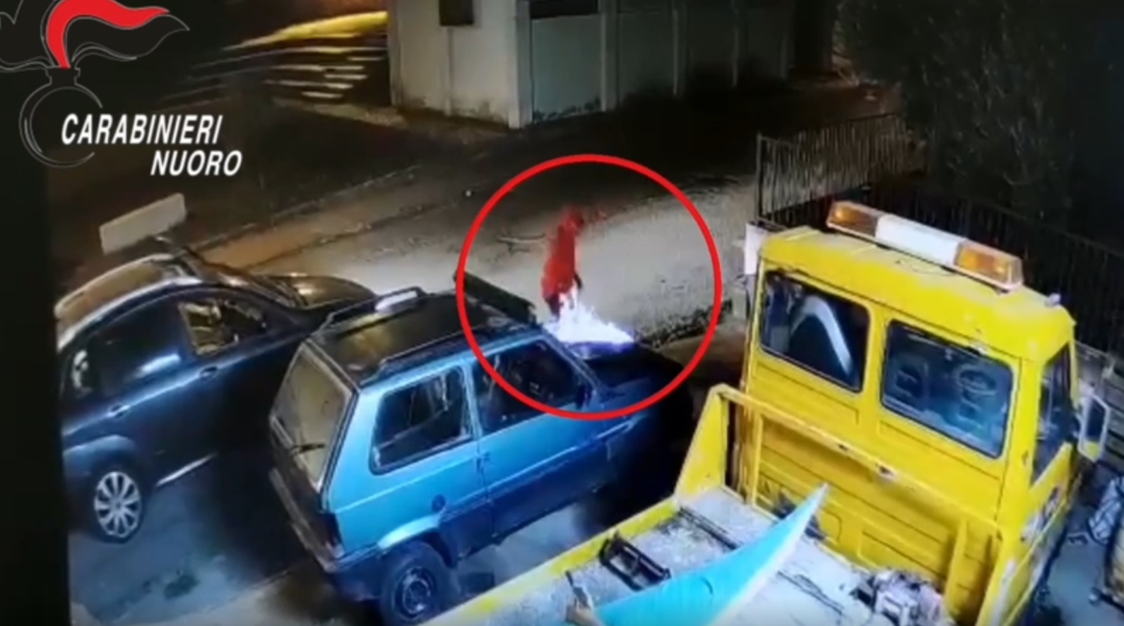 Sardegna, incendiano le auto del soccorso stradale e si vantano su Instagram: 4 giovani nei guai