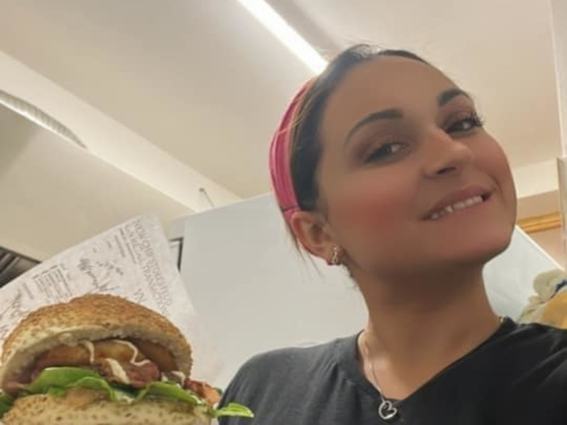 L’ultimo panino di Sara: “Locale chiuso a Sinnai, impossibile pagare il macinato 11 euro al chilo”