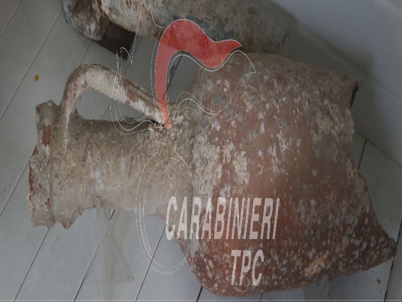 Anfore e ancore antiche trovate in un negozio, indagati per ricettazione 3 uomini di Lanusei