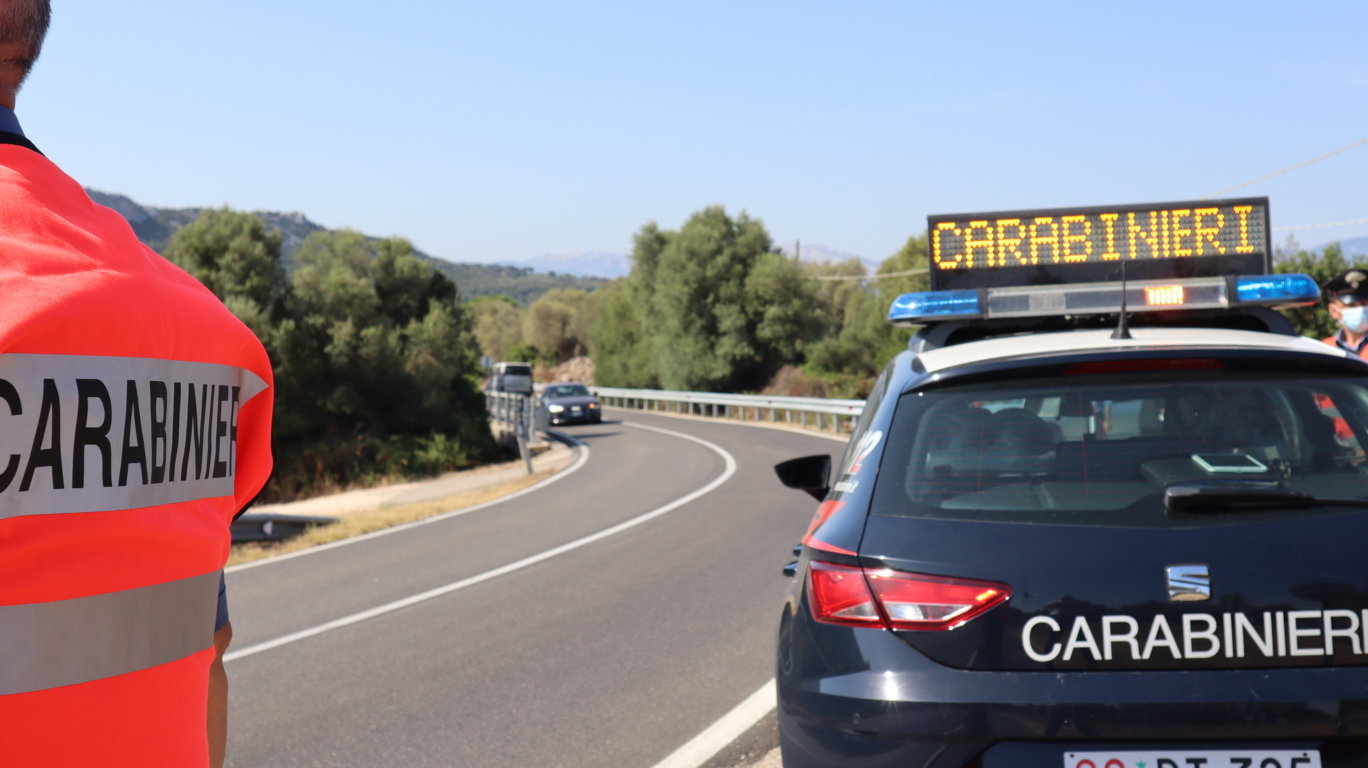 Incendia le auto di un maresciallo di Lanusei, giovane incastrato dopo due mesi di indagini