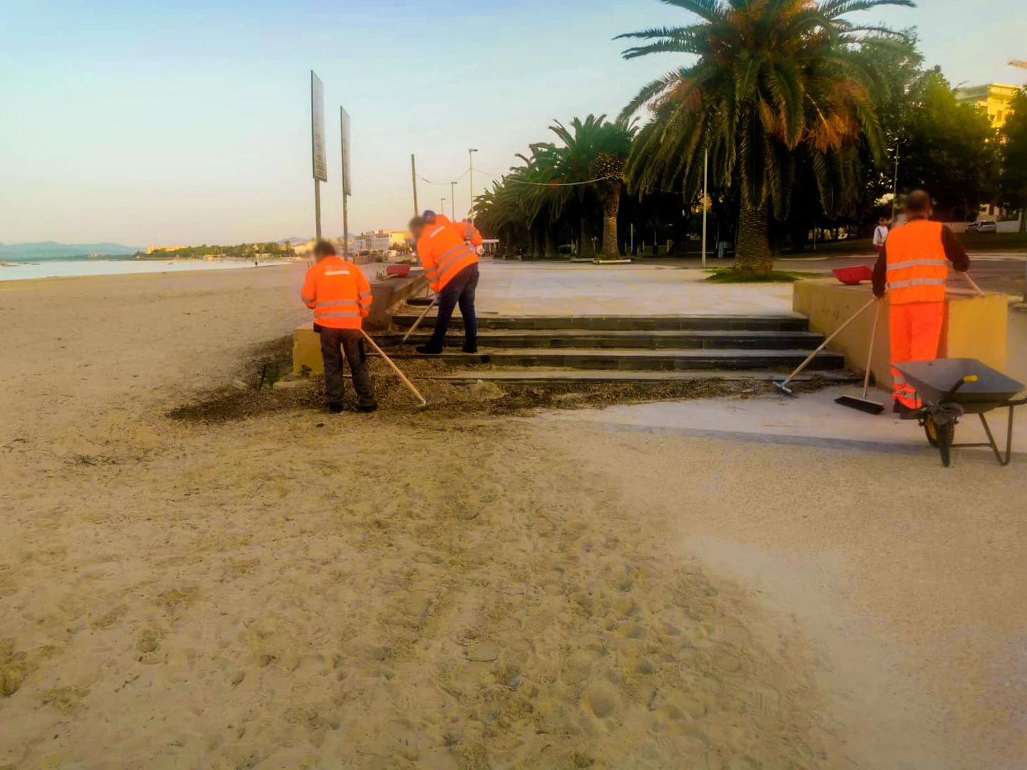 Alghero, svolta sul reddito di cittadinanza: chi lo prende raccoglie rifiuti e pulisce le strade