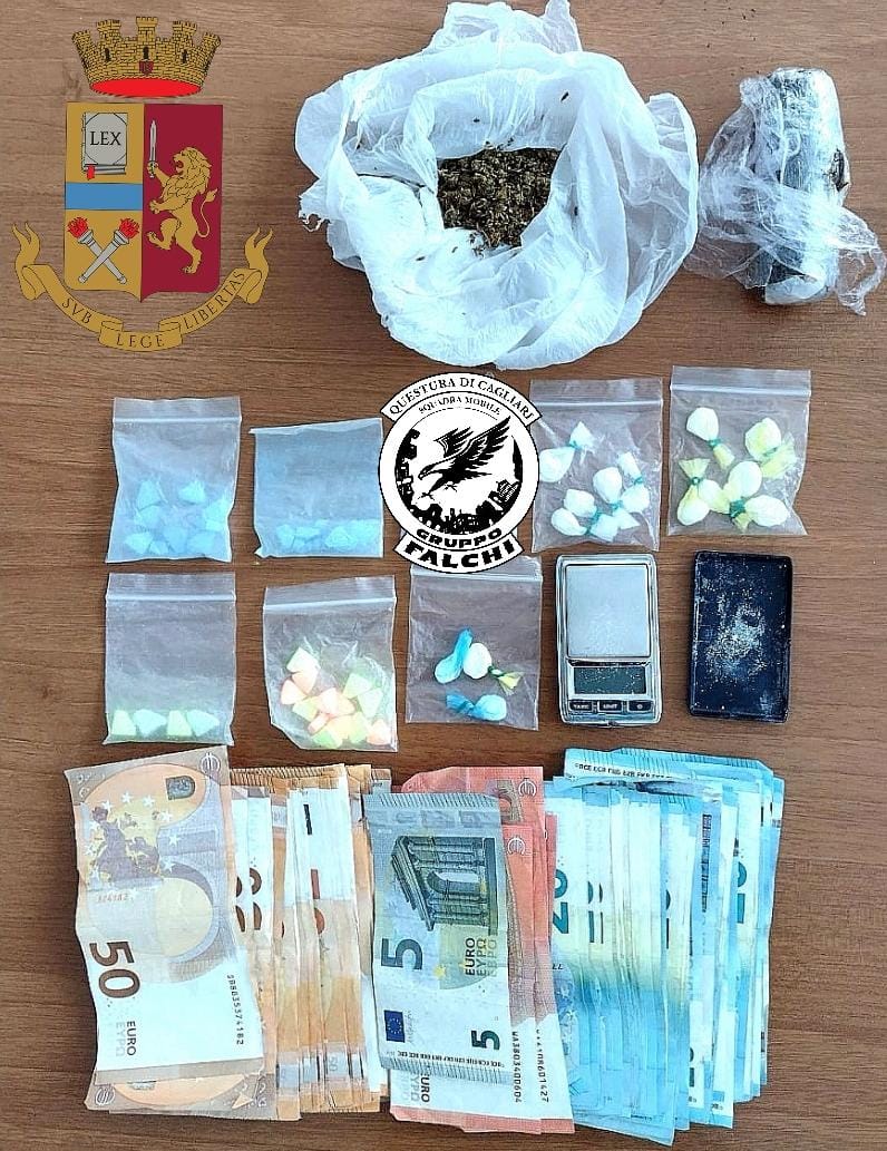 Cagliari, apre al corriere ma è la polizia: 35enne arrestato a Genneruxi per spaccio di droga