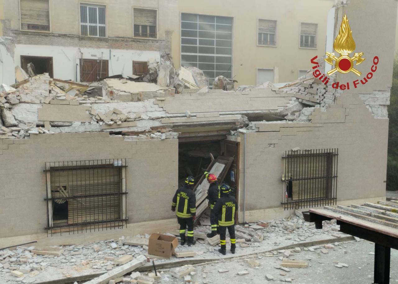 Cagliari, crollo dell’aula magna: a Sa Duchessa biblioteca chiusa e stop alle lezioni