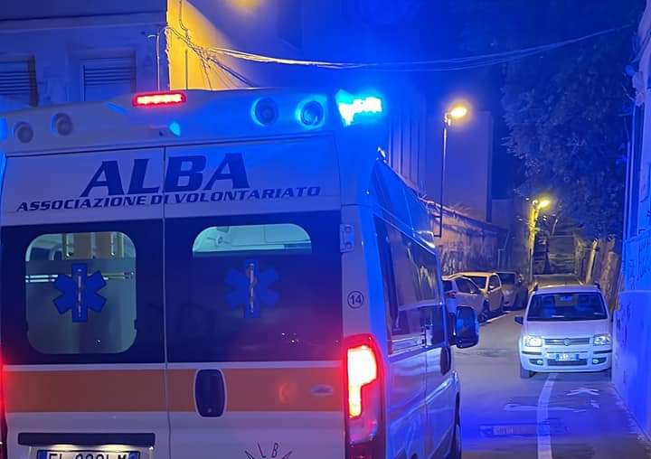 Cagliari, le ambulanze si bloccano per colpa delle troppe macchine: “Sono quelle degli automobilisti prepotenti”