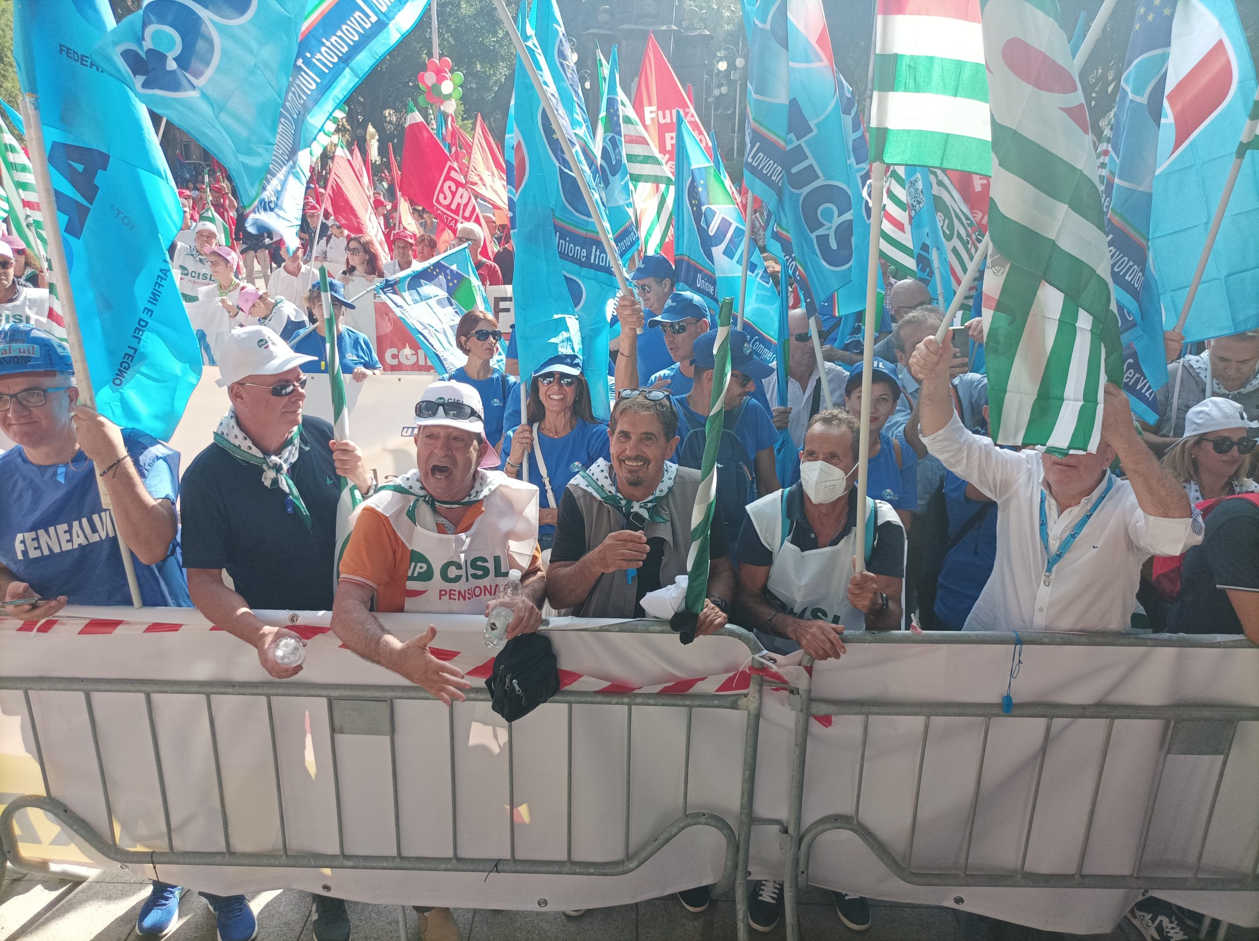 L’urlo di 10mila sardi a Cagliari: “Sanità a rotoli, le cure devono essere garantite a tutti”