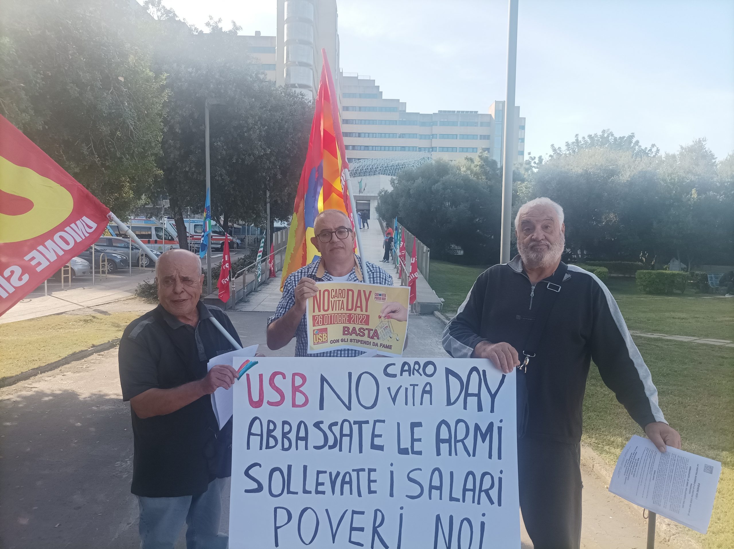 Prezzi alle stelle, a Cagliari protestano anche gli infermieri: “Dieci euro l’ora e stipendi da fame”