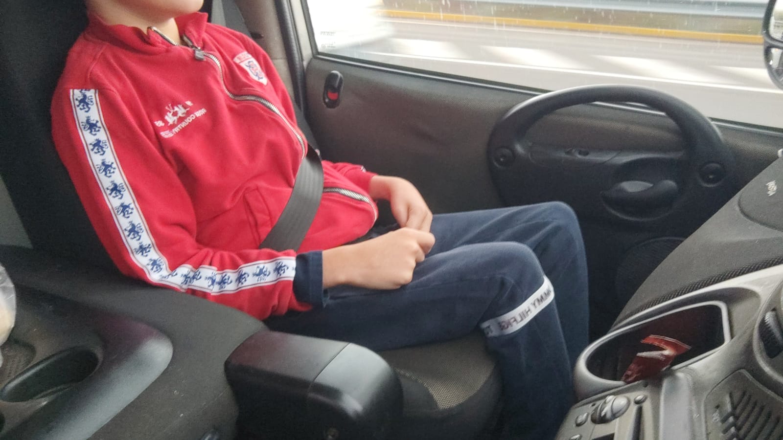 Cagliari, i panni per il figlio disabile non arrivano: “Ritardi assurdi nelle consegne da anni”