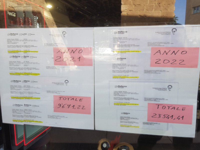 Bollette folli, in Sardegna colpite anche le gelaterie: “Da 9mila a 23mila euro”