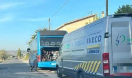 Bus dell’Arst guasti, troppo pieni e in ritardo: “Stop allo stress per gli studenti del Sud Sardegna”