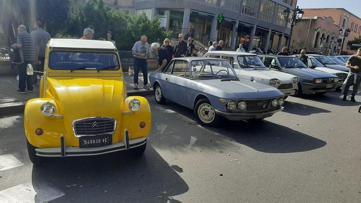Le auto d’epoca più belle della Sardegna in passerella a Iglesias: svetta una rarissima Citroen
