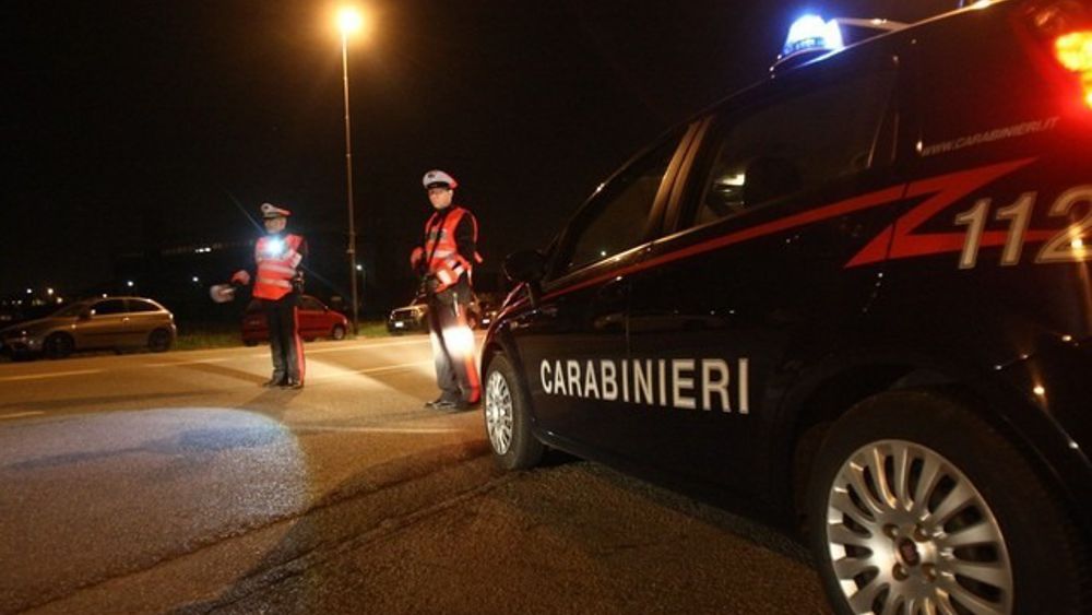 Esce fuori strada sulla Sulcitana e si rifiuta di fare l’alcoltest, 49enne di Pula denunciato
