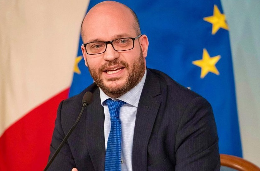 Il leghista Fontana presidente della Camera, ma nel centrodestra volano stracci