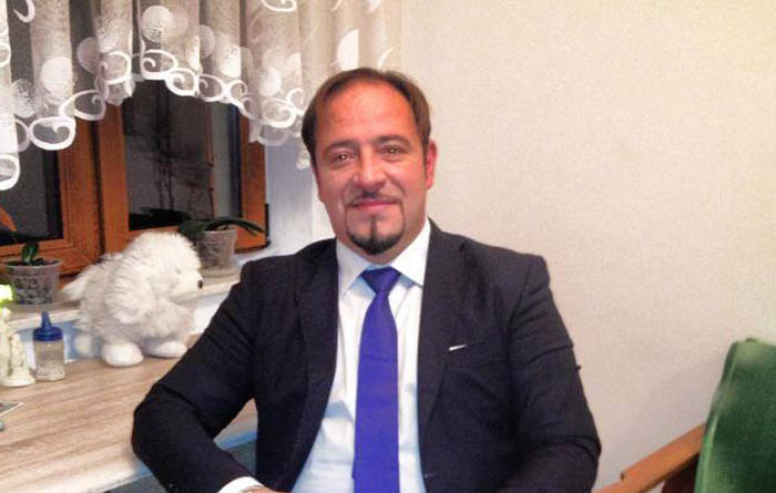 Terremoto politico a Villasimius, il sindaco Dessì e 8 consiglieri si dimettono: “Impossibile continuare”