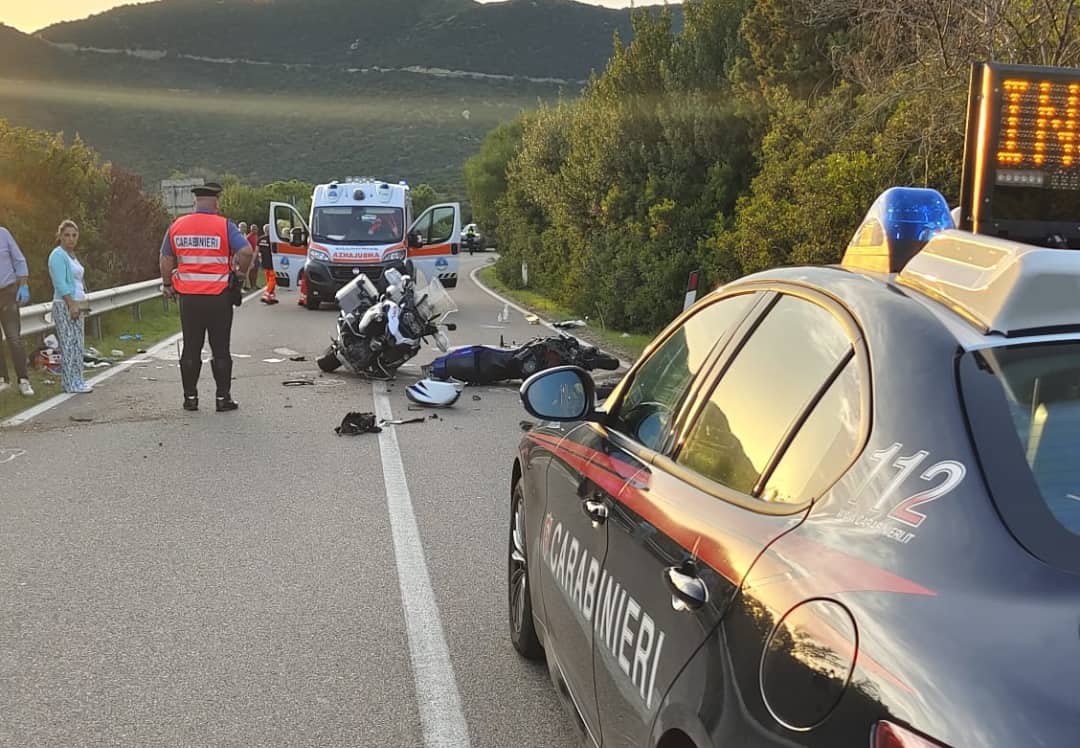 Pauroso schianto tra due moto a Villasimius, un 19enne finisce all’ospedale in codice rosso