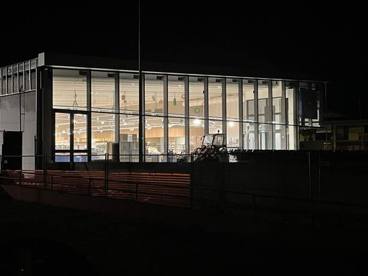 Cagliari, il nuovo Lidl ai nastri di partenza nel centro commerciale delle mille incognite a Pirri