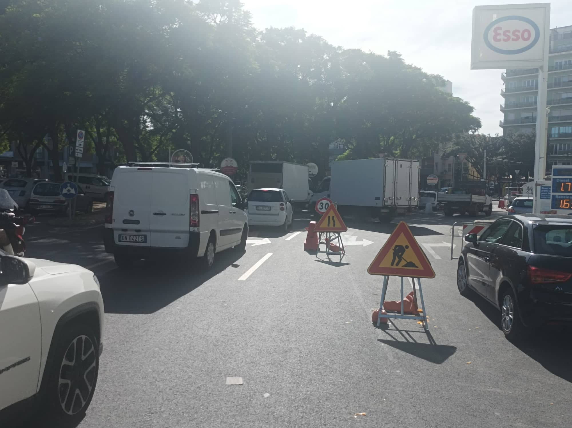 A Cagliari il traffico impazzisce per colpa dei lavori della metro, automobilisti furiosi