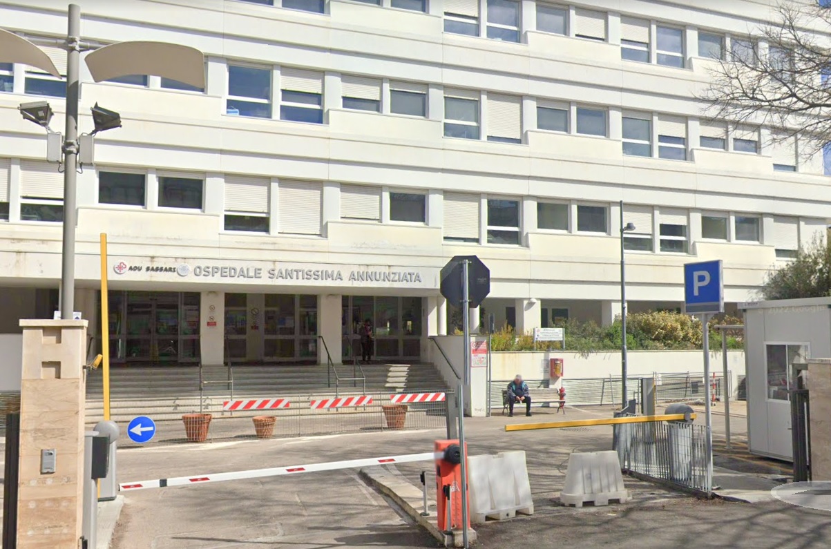 Brucia l’erba nell’orto e viene avvolto dalle fiamme, istruttore sardo di nuoto gravemente ustionato