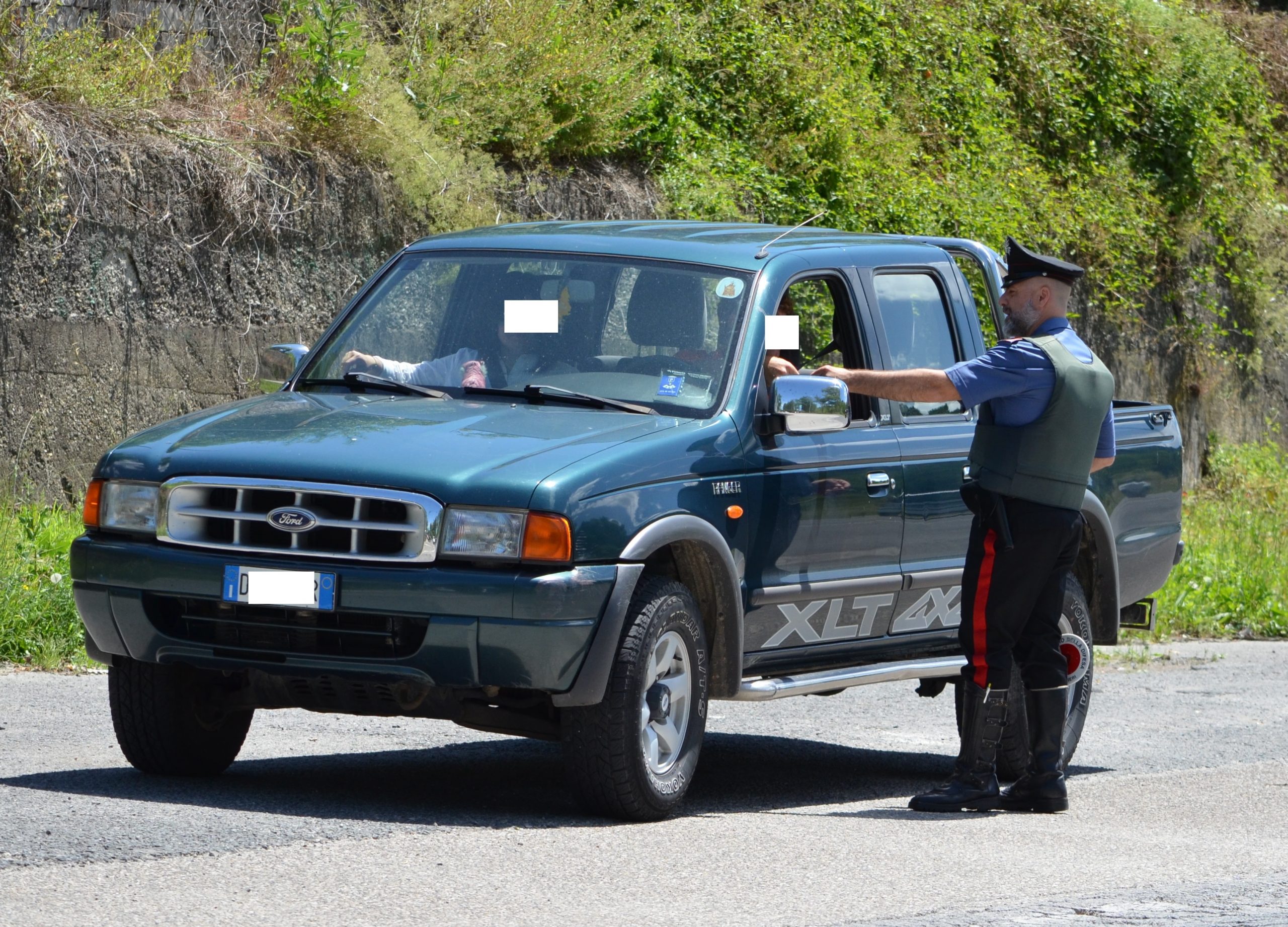 Ruba un quintale di legna da un terreno a Capoterra: 80enne denunciato dai carabinieri