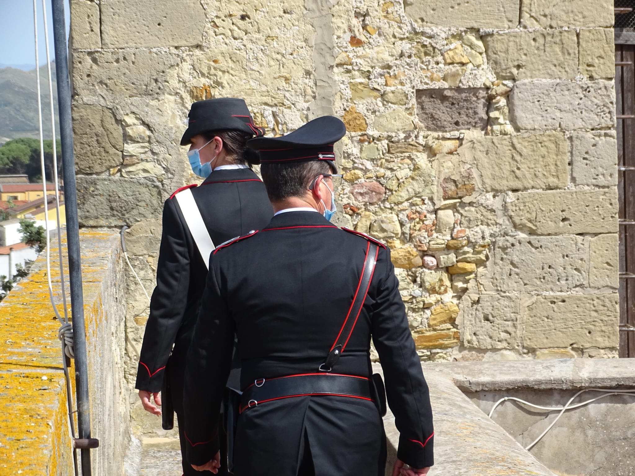 Arbus, invia richieste hard a numerose donne ma non è lui: qualcuno gli ha rubato foto e nome