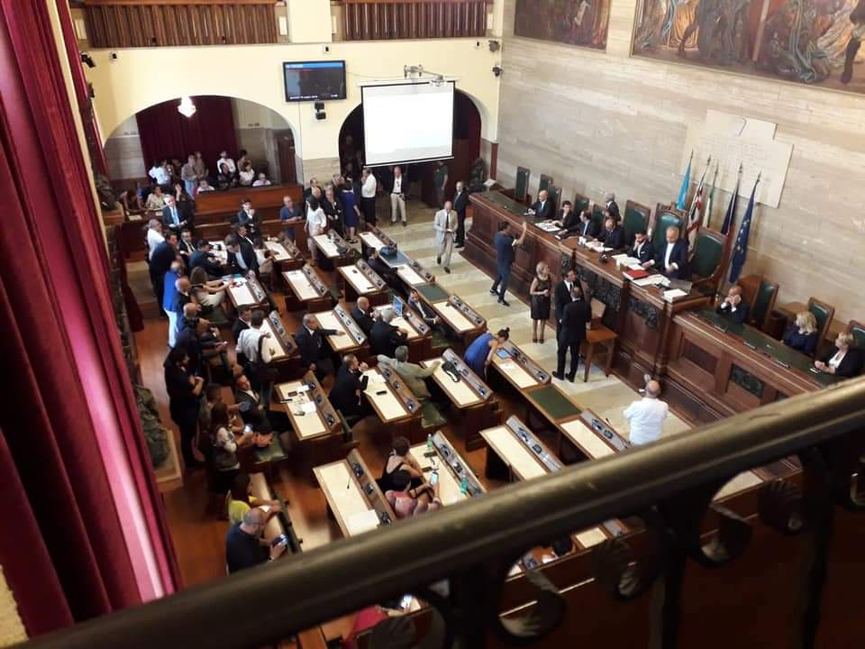 Cagliari, dopo lo stipendio raddoppiato a sindaco e giunta più ricchi anche i consiglieri comunali