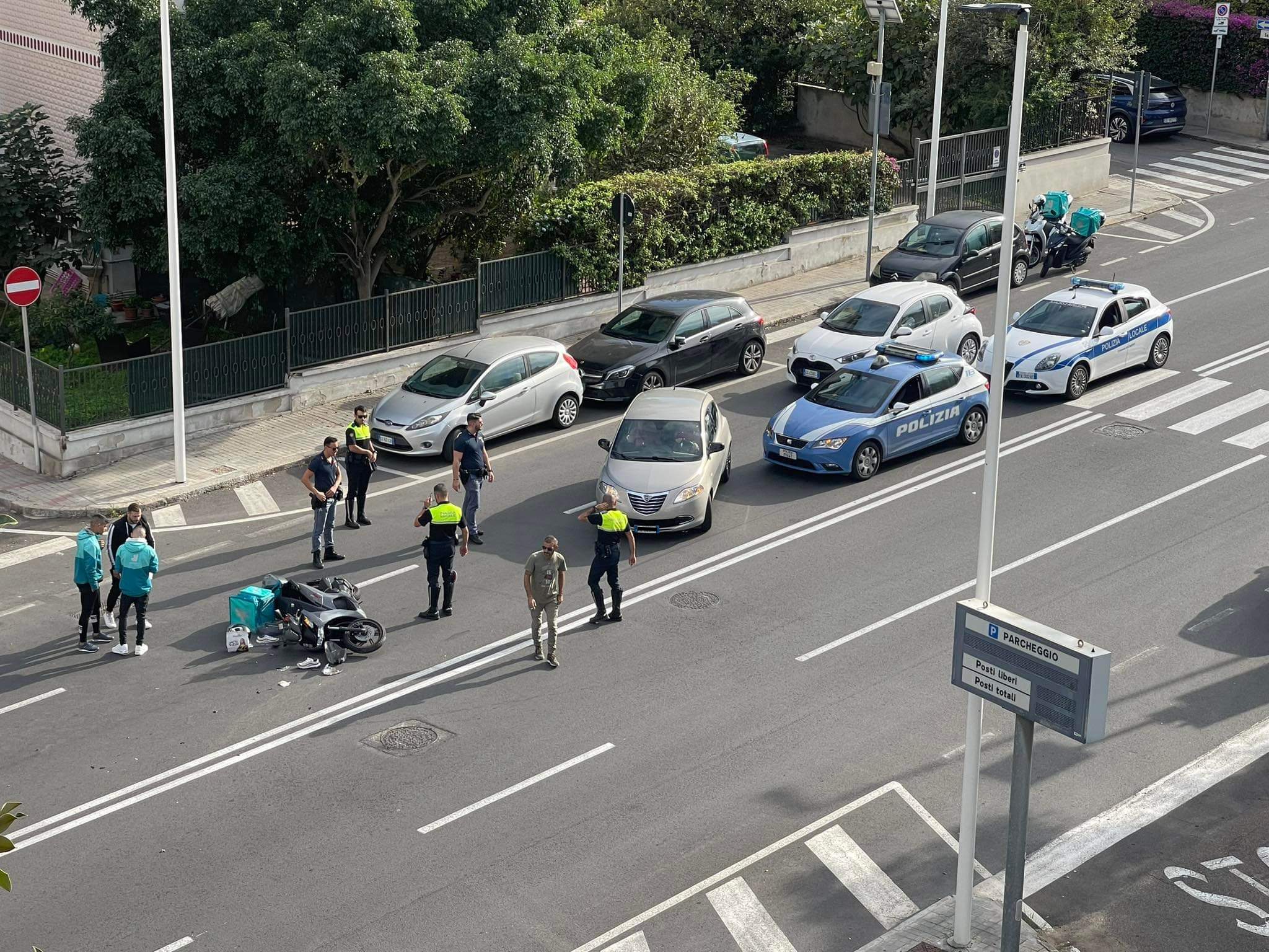 Cagliari, schianto moto-auto a Genneruxi: rider 30enne finisce all’ospedale