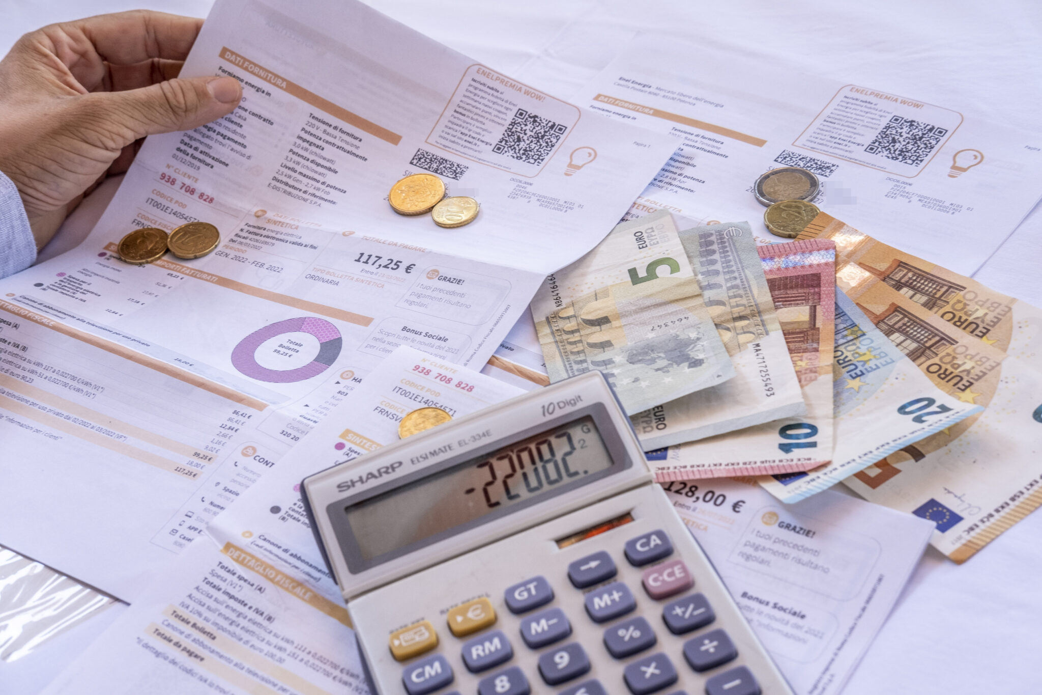 Contro il caro bollette 21 miliardi sul piatto, stasera il governo decide