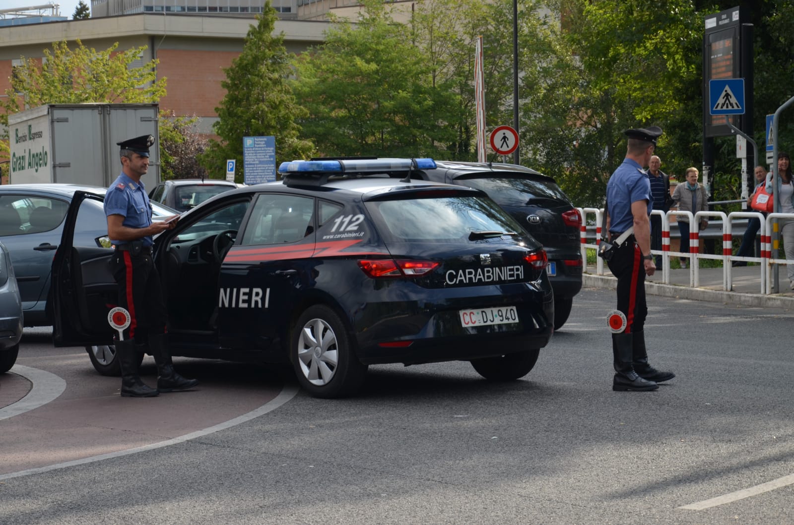 Barrali, trovato in possesso di coltello e manganello: via il reddito di cittadinanza